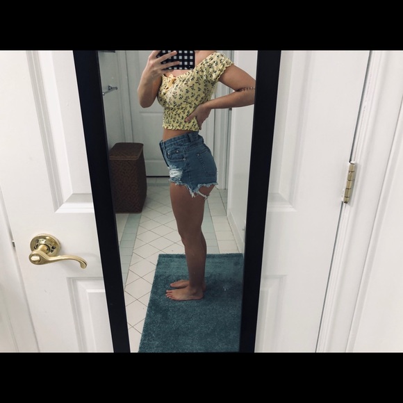 Short denim shorts - Picture 3 of 4